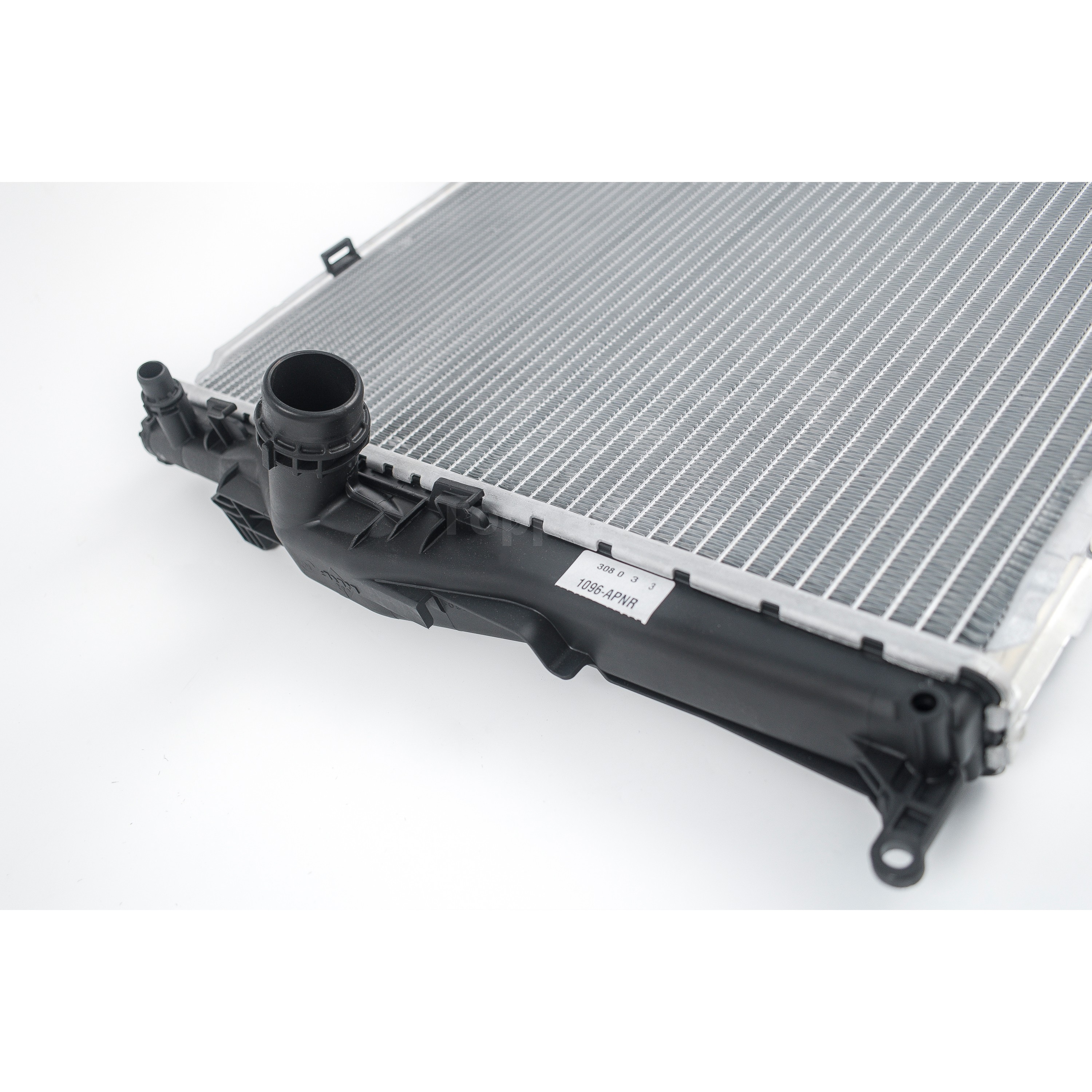 BMW E87 E90 E92 NRF Engine Radiator 17 11 7 562 079 NRF